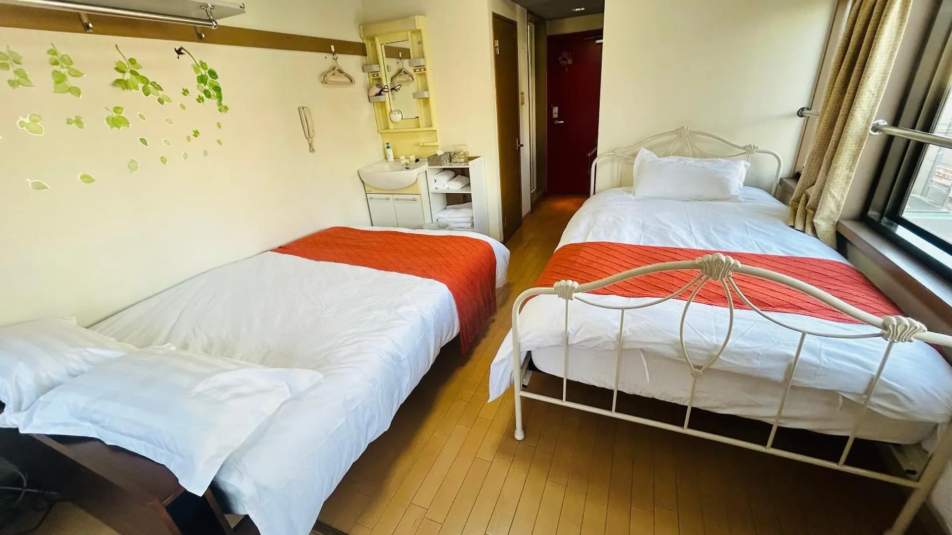 Tokyo Ueno Hostel Palazetto Iriya 0*,  Japan